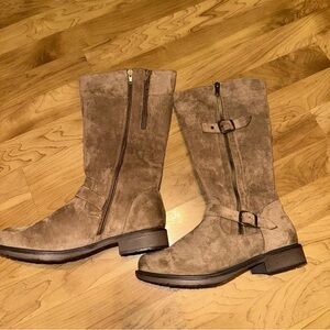 PIERRE DUMAS boots in‎ brown with side zipper and buckle size 9